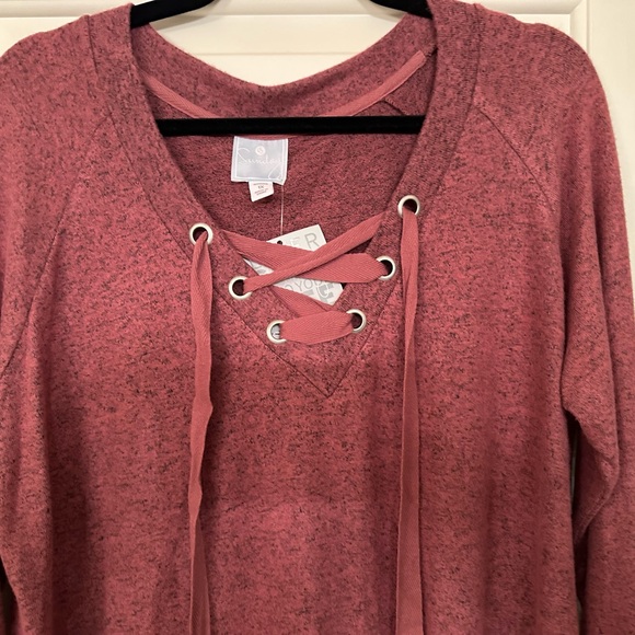 Dress Barn Sunday Women’s Rose V-Neck Knit Top NWT Size 1X Rose Kni - Picture 3 of 10